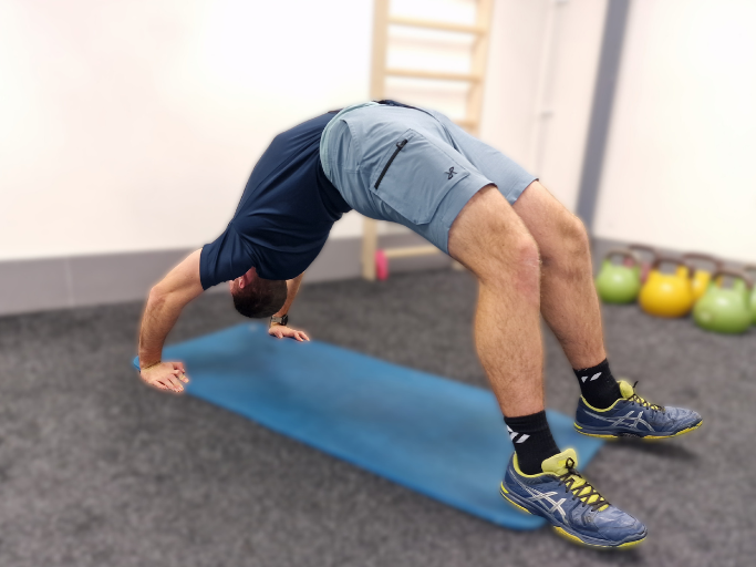 Fysioterapia harjoitus silta-liike